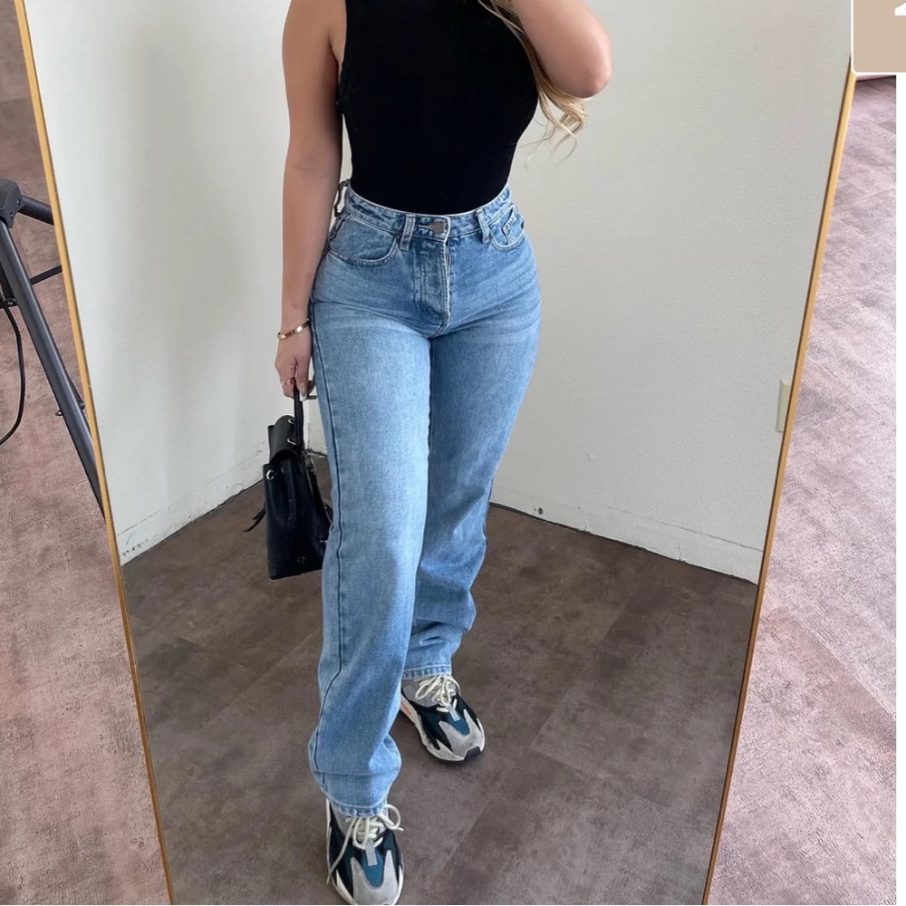 CUTE STRAIGHT LEG JEANS